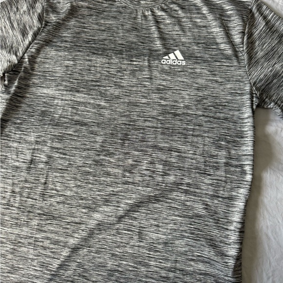 ADIDAS PERFORMANCE T-SHIRT! Gray mesh color! - Picture 3 of 8